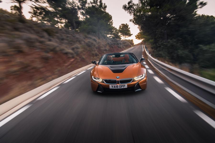  BMW i8 Roadster (I15) 2018 года  (UK) (фото 3 из 97)